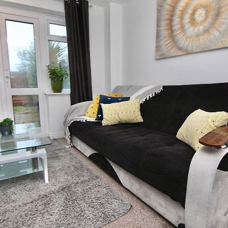 Daimler House - Cosy Home Near Coventry City Centre Eksteriør billede