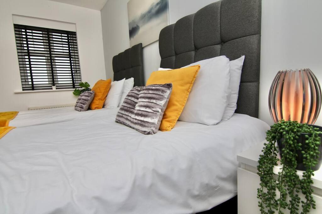 Daimler House - Cosy Home Near Coventry City Centre Eksteriør billede