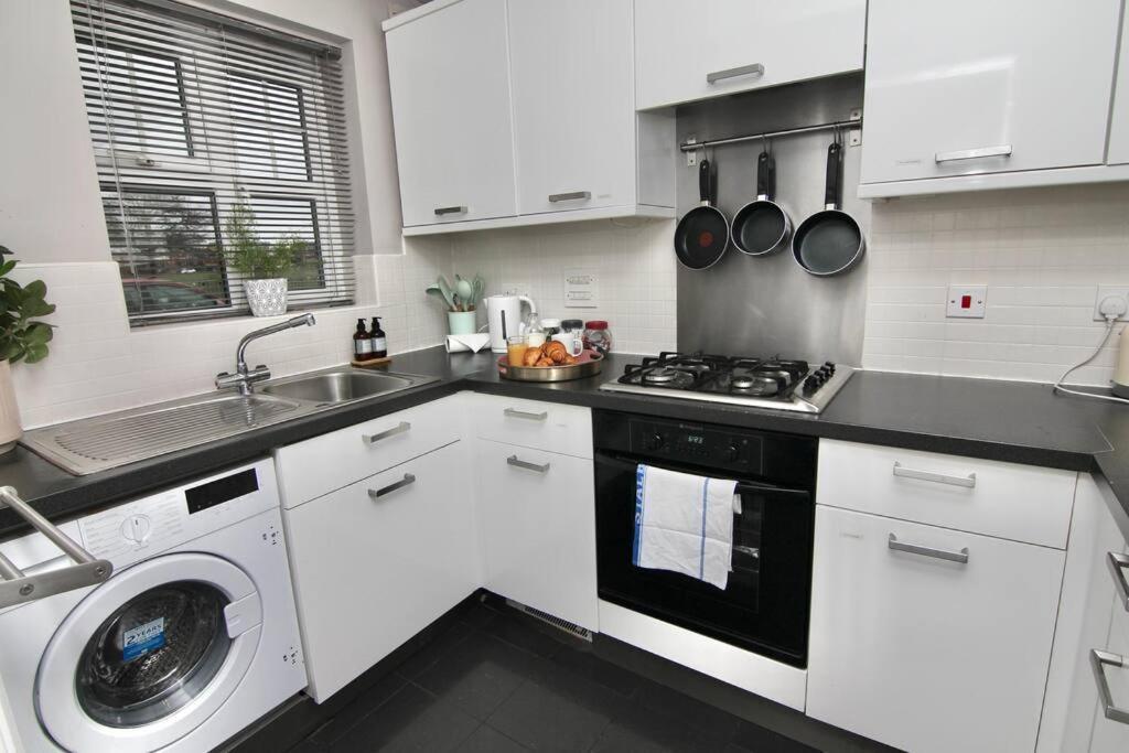 Daimler House - Cosy Home Near Coventry City Centre Eksteriør billede