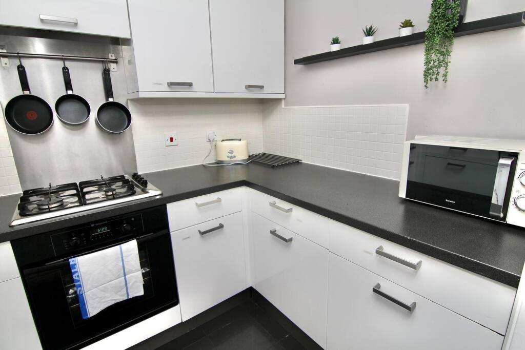 Daimler House - Cosy Home Near Coventry City Centre Eksteriør billede